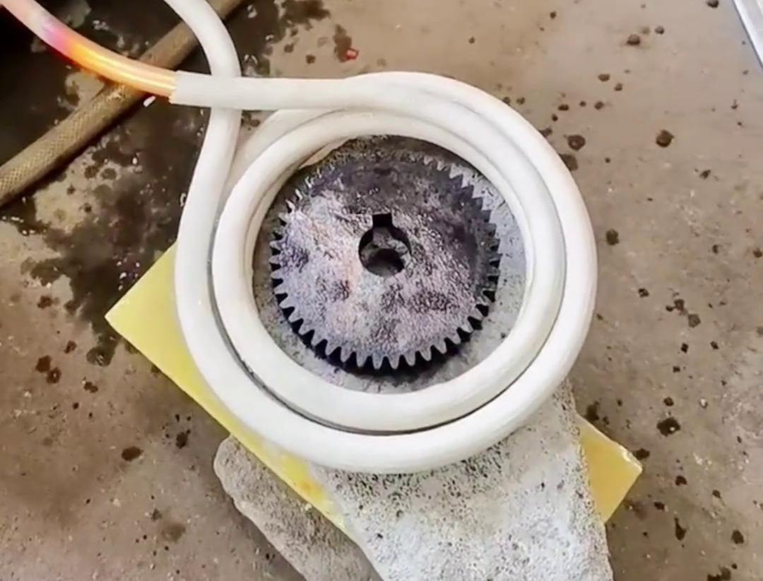 海拓高頻淬火設備：提升齒輪性能的關(guān)鍵助力